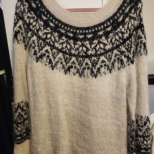 Knox Rose Ivory and Black Nordic Yoke Crewneck Sweater